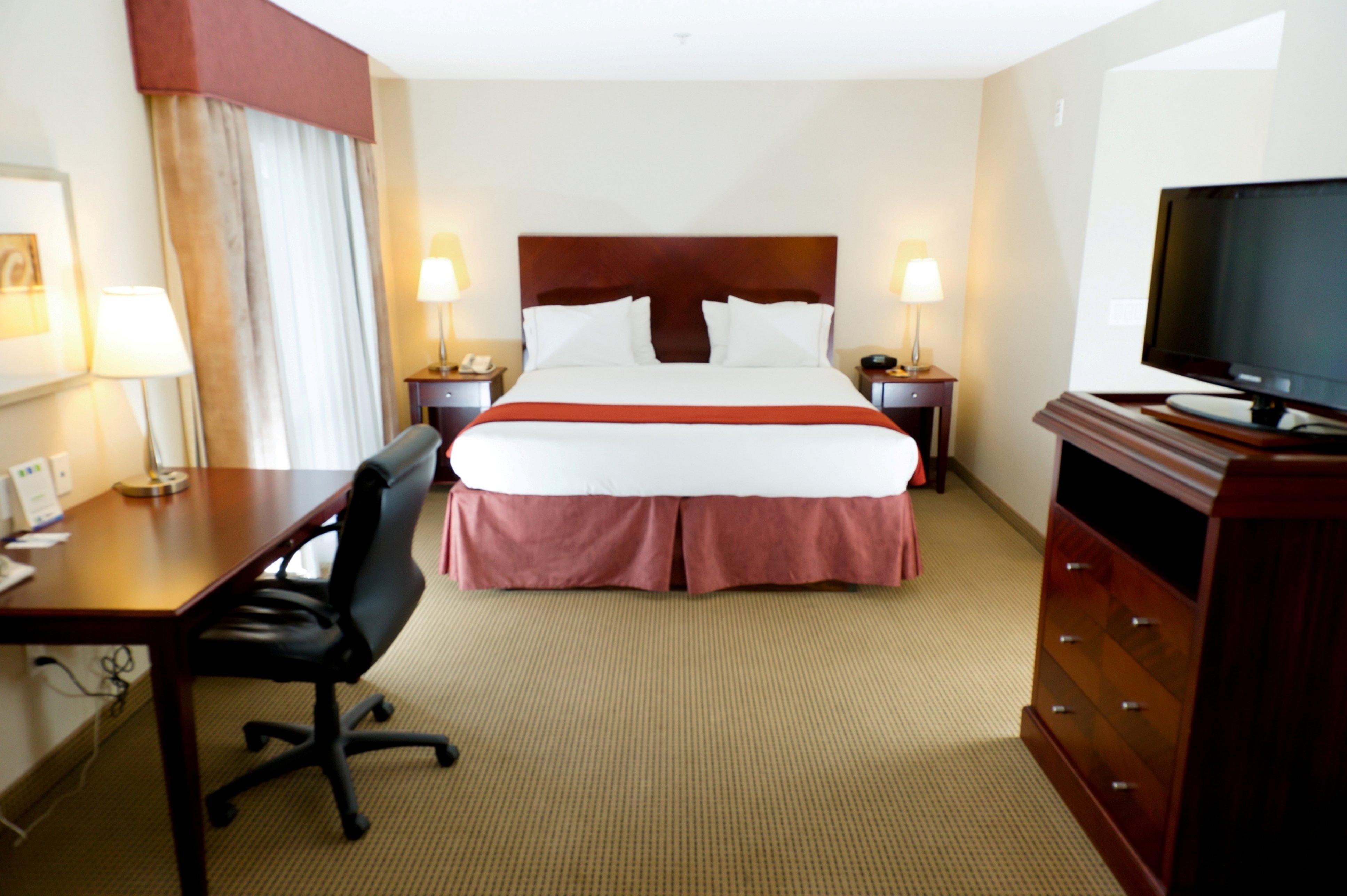 Holiday Inn Express And Suites Surrey By Ihg Εξωτερικό φωτογραφία